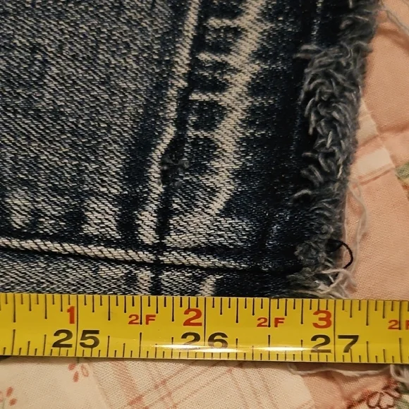 Levi 711 Skinny- 33 with Frayed cuff - Picture 10 of 11